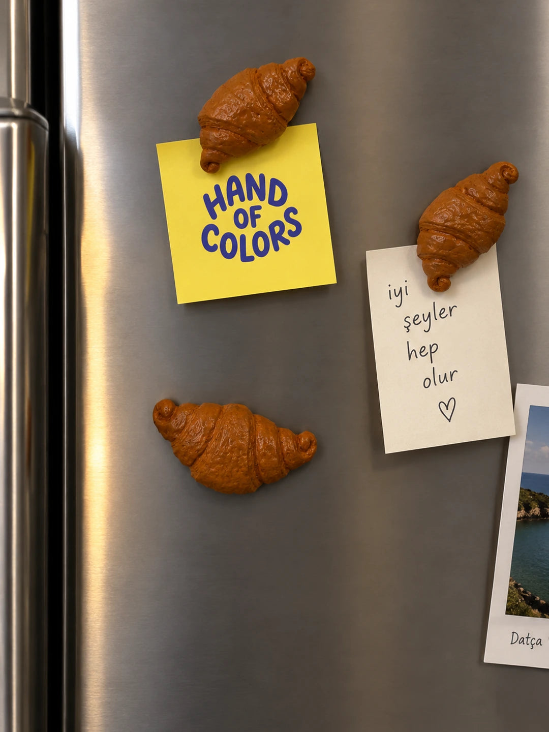 Croissant Magnet